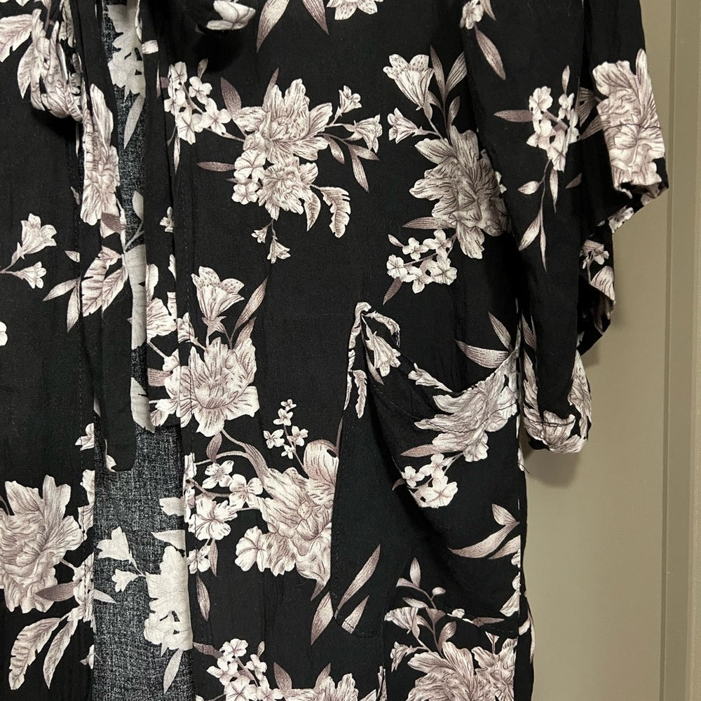 Spiritual Gangster Black Floral Maya Kimono - Picture 4 of 8